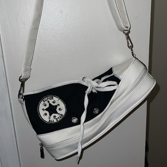 Gym Shoe Purse Y2K aesthetic - Picture 4 of 4